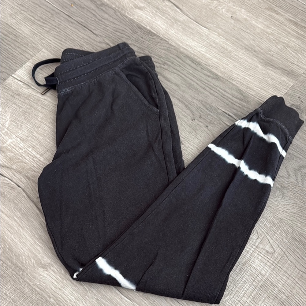 Old Navy navy and White sweatpants